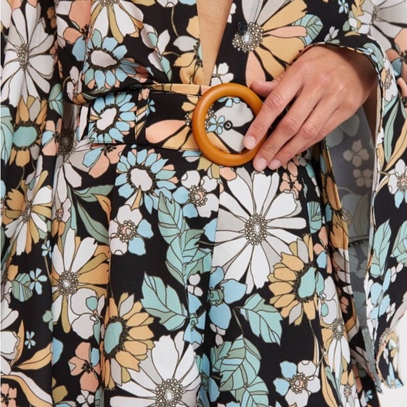 Finders Keepers Sylvie Top & Short Set - Picture 9 of 10